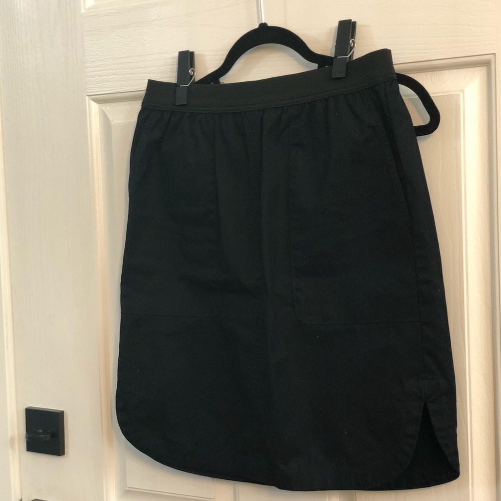 Black casual skirt